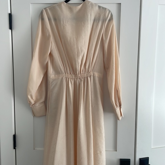 NWT Gorgeous Vince Dress! Creamy/Peachy color. Sz Small - Picture 6 of 9